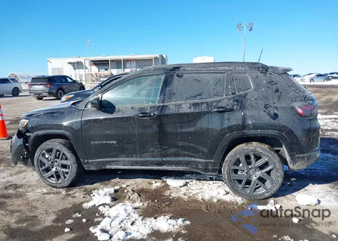 2024 Jeep Compass Limited 4X4 z USA, uszkodzony, nr VIN 3C4NJDCN4RT168564